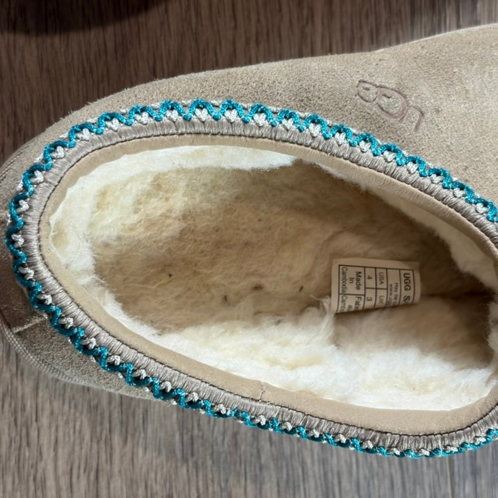 UGG Kids Tasman Suede Slippers Tan Teal Braid Trim Size 4 1019066K Slide Casual - Picture 16 of 16